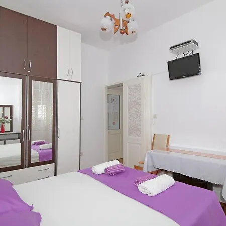 Πανσιόν Rooms&studios Rina 3*