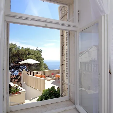 Rooms&studios Rina 3*