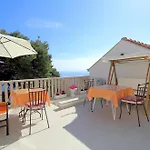 Pensionat Rooms&studios Rina 3*