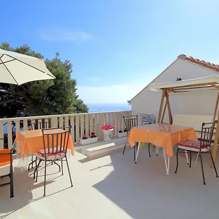 Guest house Rooms&studios Rina 3*