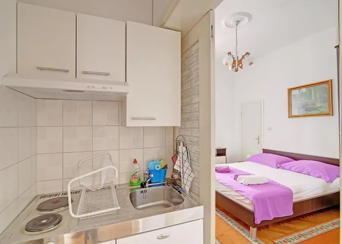 Rooms&studios Rina Гостевой дом 3*