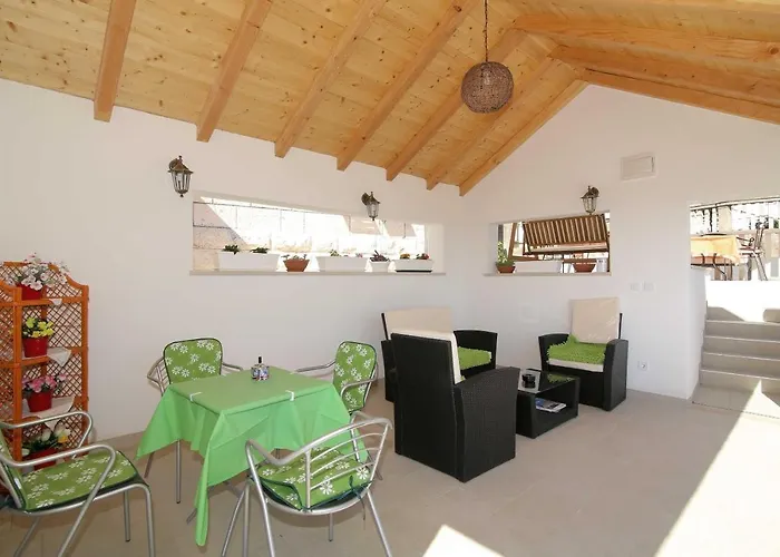 Rooms&studios Rina 3*