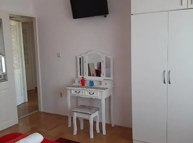 Rooms&studios Rina Гостевой дом 3*