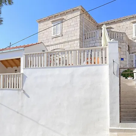 룸스&스튜디오 리나 3*