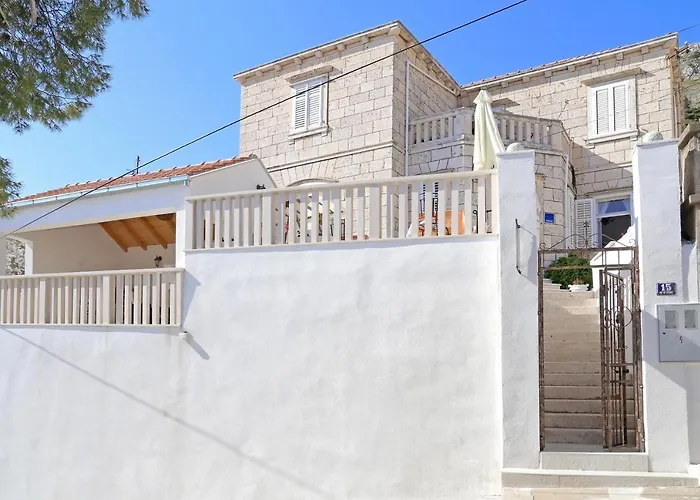 룸스&스튜디오 리나 3*